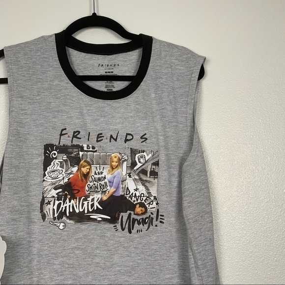FRIENDS Sleeveless‎ Crew Neck Graphic Muscle Tank Gray NWT - Picture 3 of 5